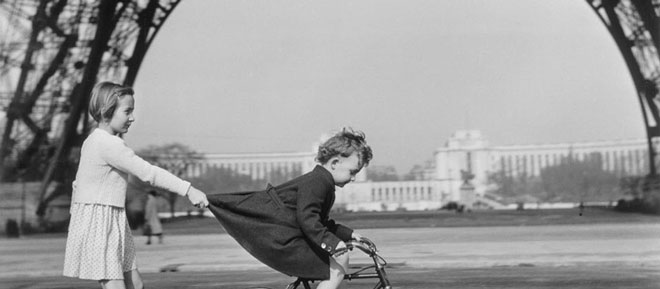 La maitresse d'école devant ses élèves dans les années 1950 © Ateliers  Robert Doisneau