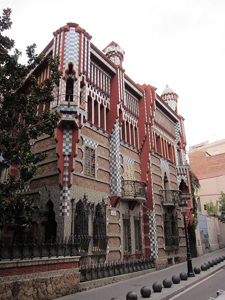 Passez la nuit dans la demeure du légendaire architecte Gaudi, pour un euro à Barcelone