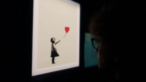 « La Fille au Ballon » de Banksy vendue à 21,8 millions d’euros