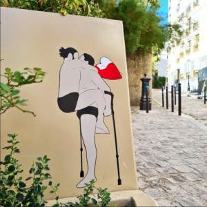 L’artiste HeartCraft sensibilise sur le handicap avec des stickers dans Paris 