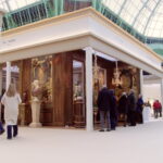 "Objets d’art, fragments d’histoire" par Steinitz : une exposition captivante au FAB Paris.
