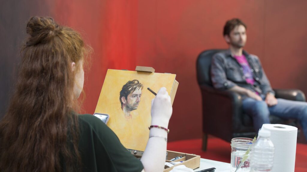 David Tennant, Doctor Who posant pour l'artiste portraitiste de l'année
