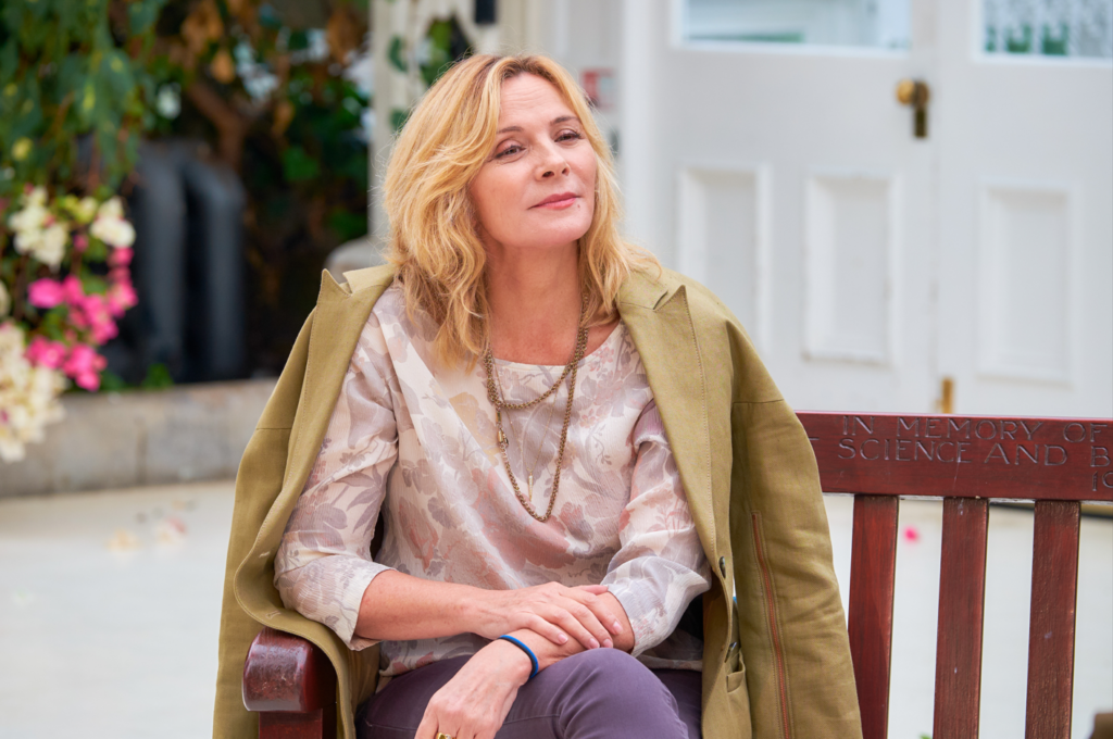 Kim Cattrall posant pour l'Artiste Portraitiste de l'année
