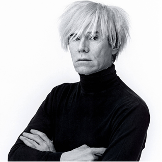 Photographie en noir et blanc d'Andy Warhol