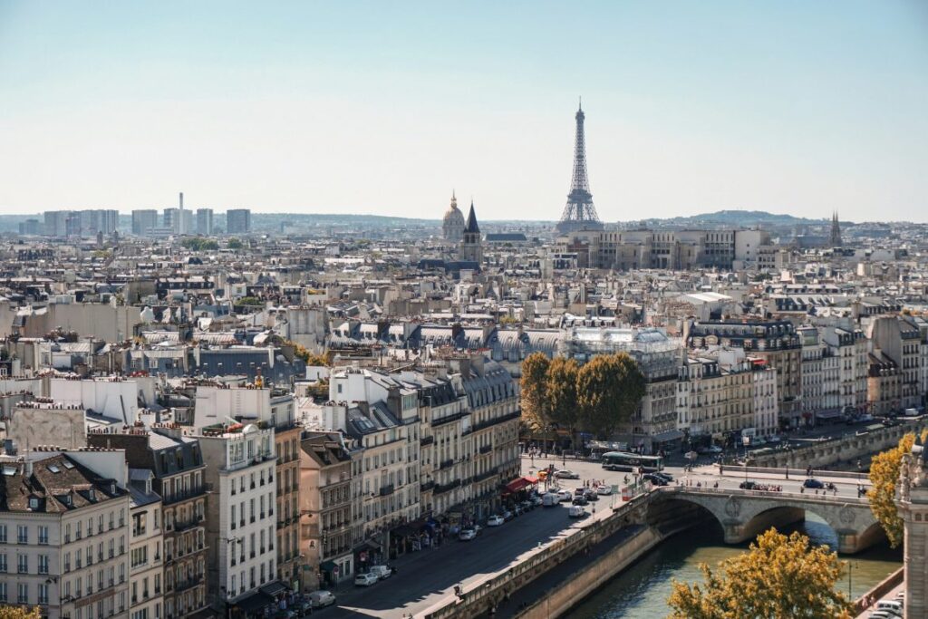 Que faire cet été en France : La région Île-de-France ouvre ses portes culturelles !